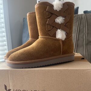 Koolaburra by UGG Tan Kids Boots with Bow Detail